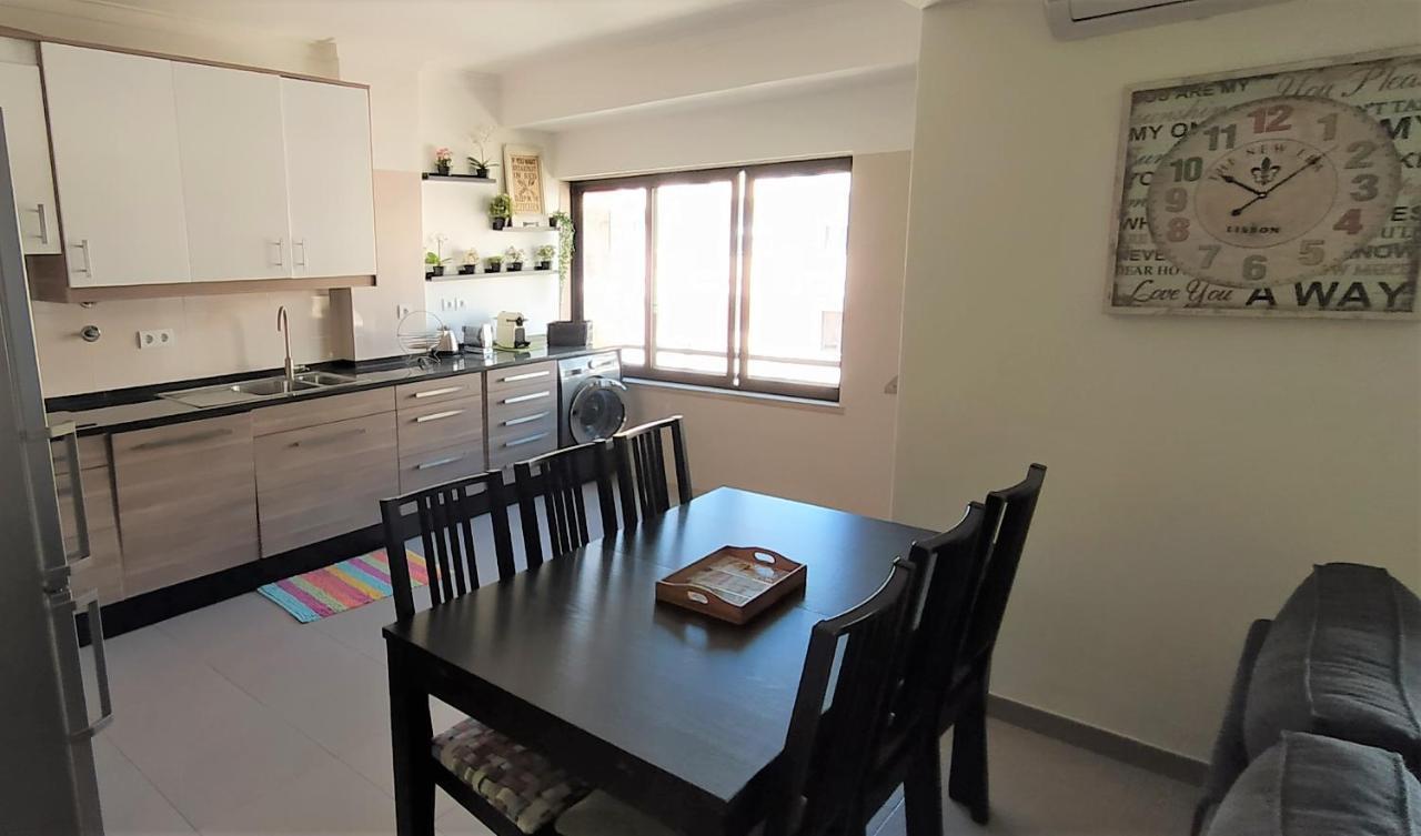Large Apartment Near The Beach And Lisbon Costa da Caparica Extérieur photo