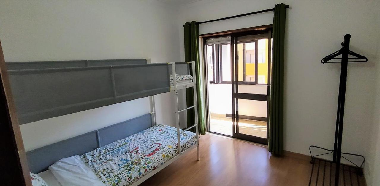 Large Apartment Near The Beach And Lisbon Costa da Caparica Extérieur photo